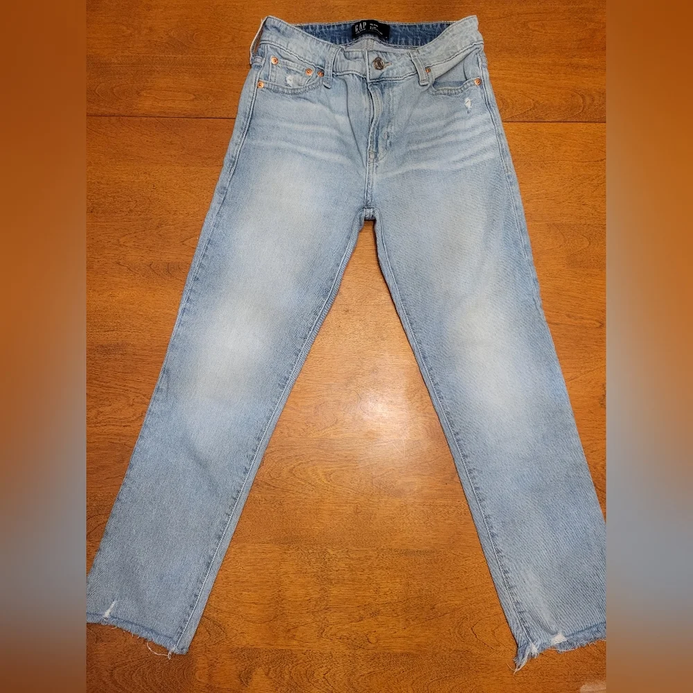 GAP Slim Boyfriend Jeans Light Blue Wash With Light Whiskering | Size 24R | 00 - Picture 1 of 11